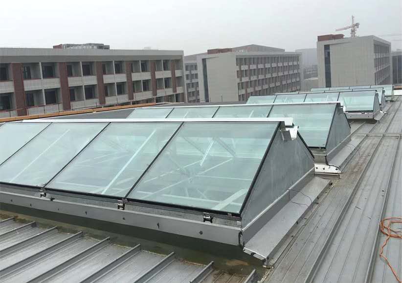 三角形排烟天窗